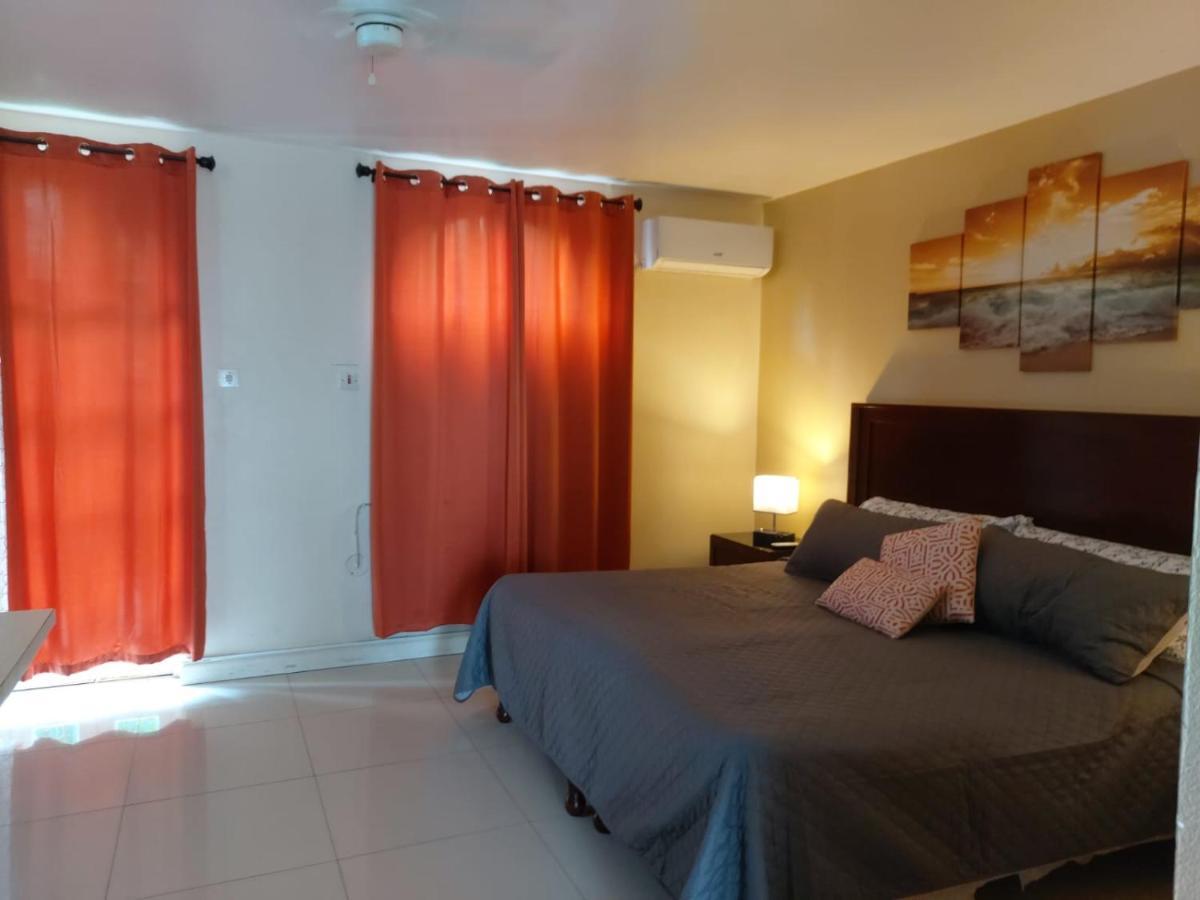 Deluxe Sandcastles Condos Ocho Rios Exterior photo