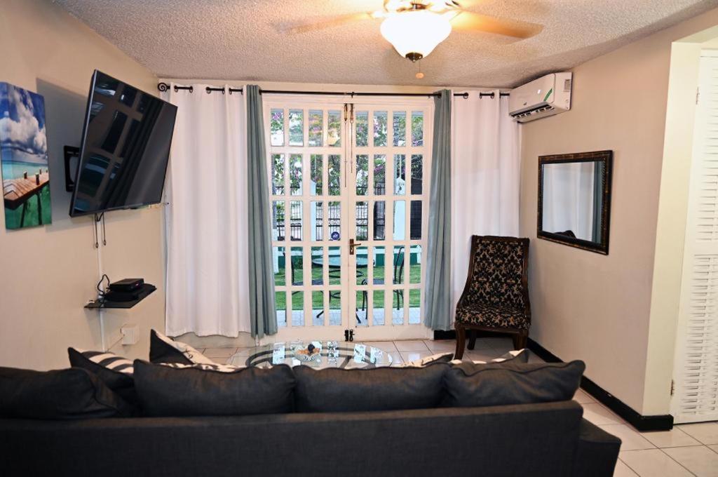 Deluxe Sandcastles Condos Ocho Rios Exterior photo