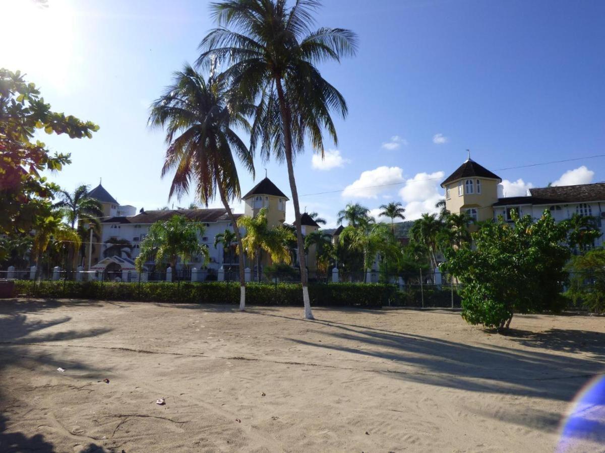 Deluxe Sandcastles Condos Ocho Rios Exterior photo
