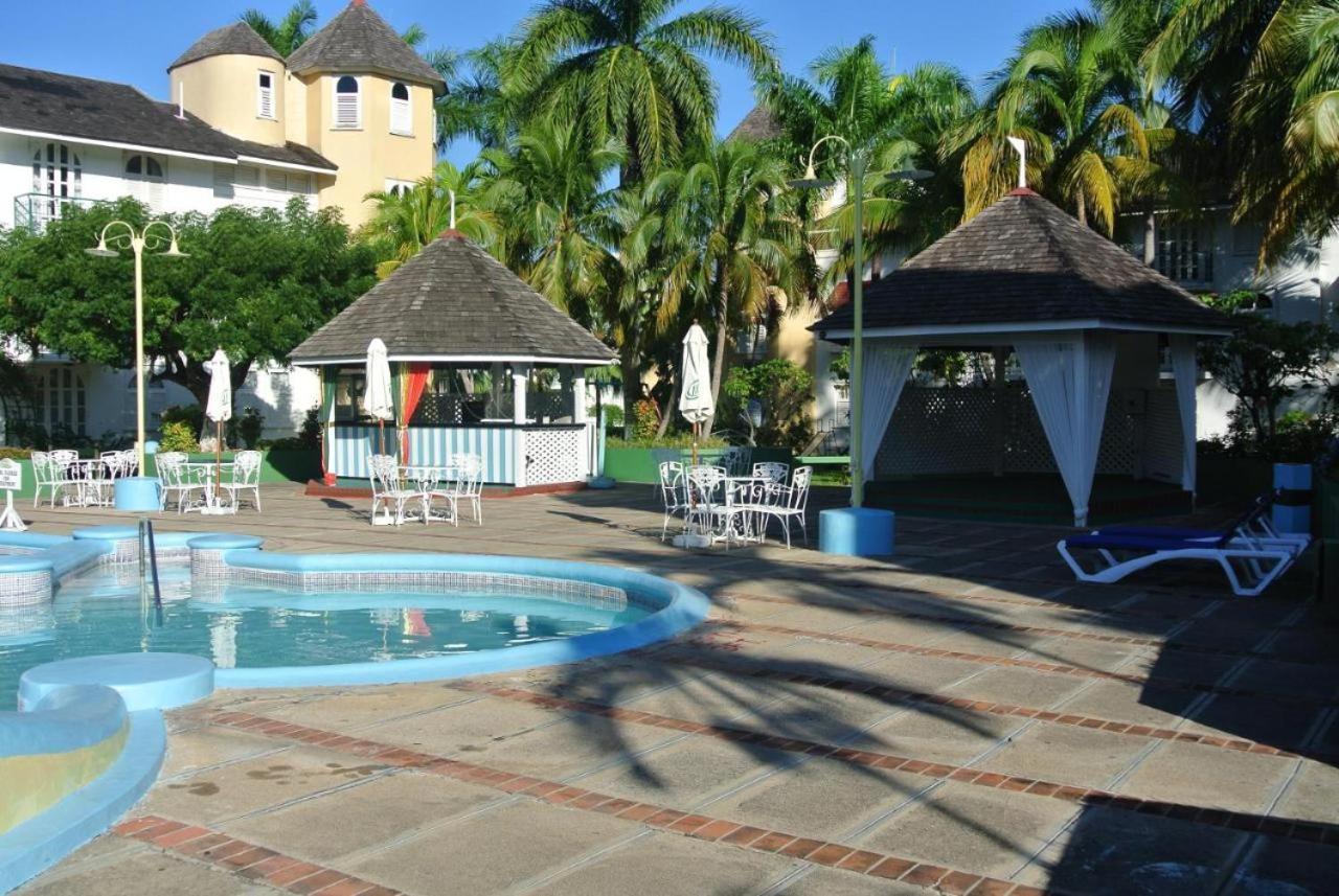 Deluxe Sandcastles Condos Ocho Rios Exterior photo