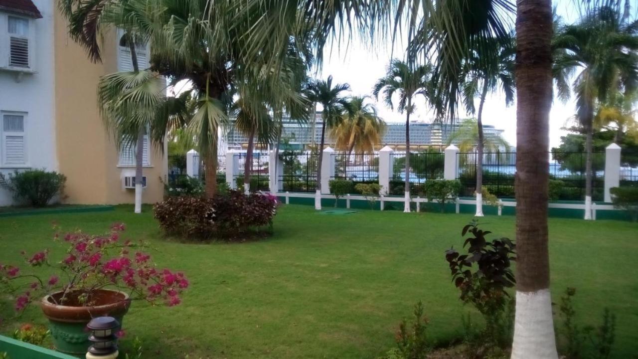 Deluxe Sandcastles Condos Ocho Rios Exterior photo