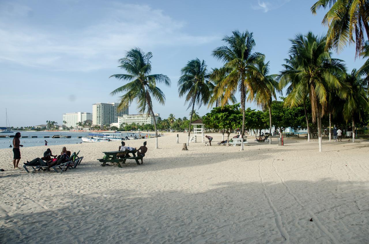 Deluxe Sandcastles Condos Ocho Rios Exterior photo