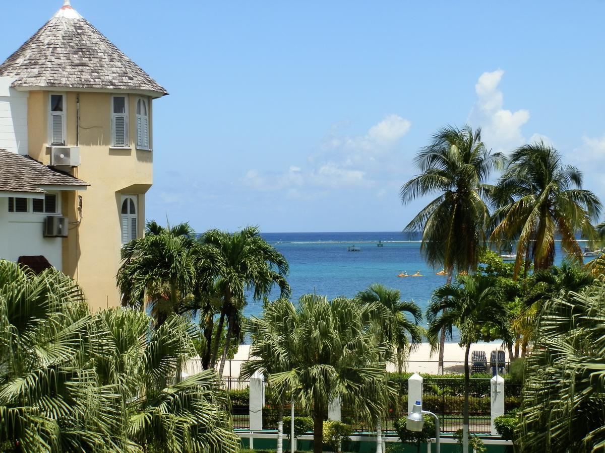 Deluxe Sandcastles Condos Ocho Rios Exterior photo