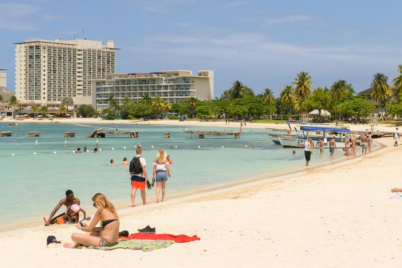 Deluxe Sandcastles Condos Ocho Rios Exterior photo