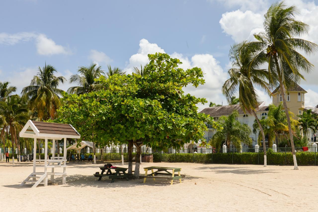 Deluxe Sandcastles Condos Ocho Rios Exterior photo